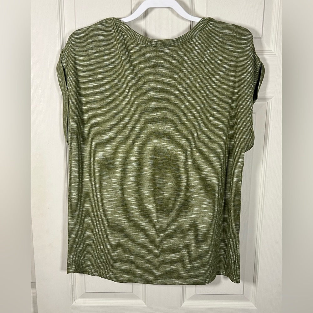 Kaleigh Olive Green Cap Sleeve Top Button Shoulder Textured Knit Large - Picture 5 of 6